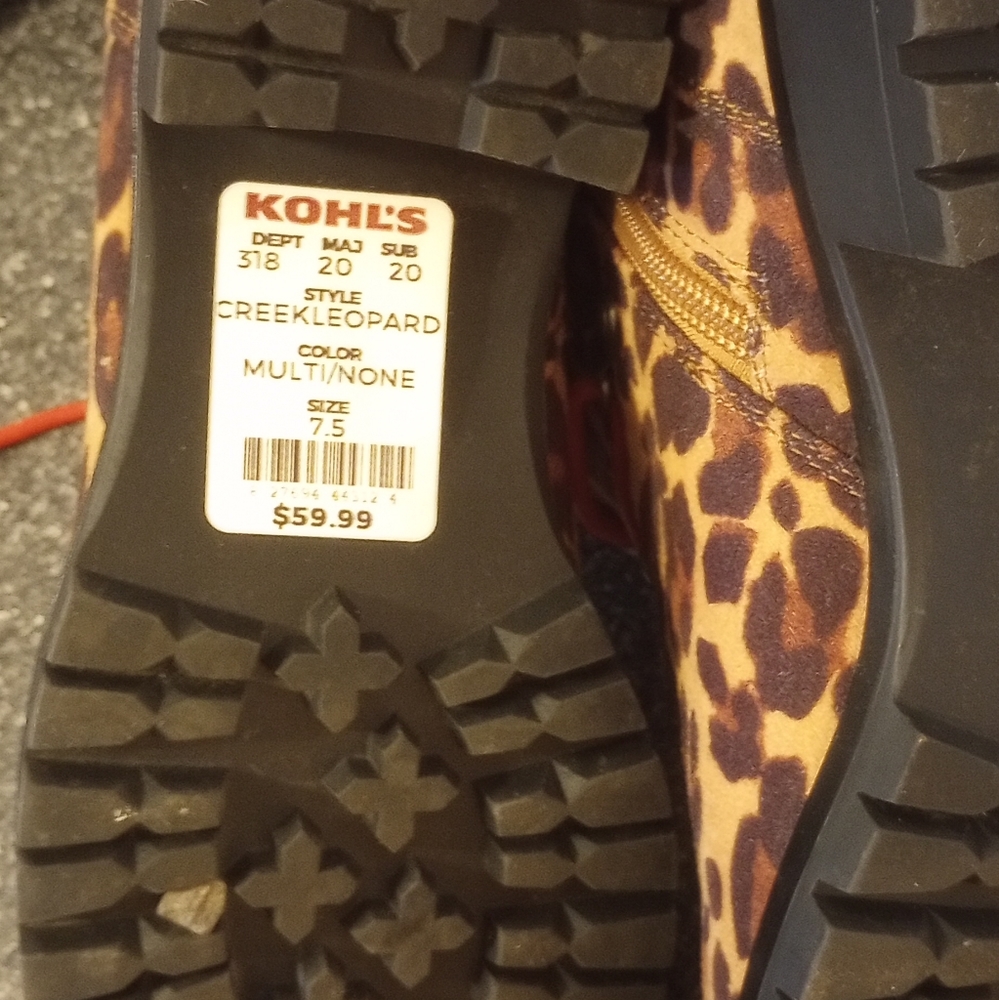 Gorgeous Leopard Print Boots - Picture 4 of 4
